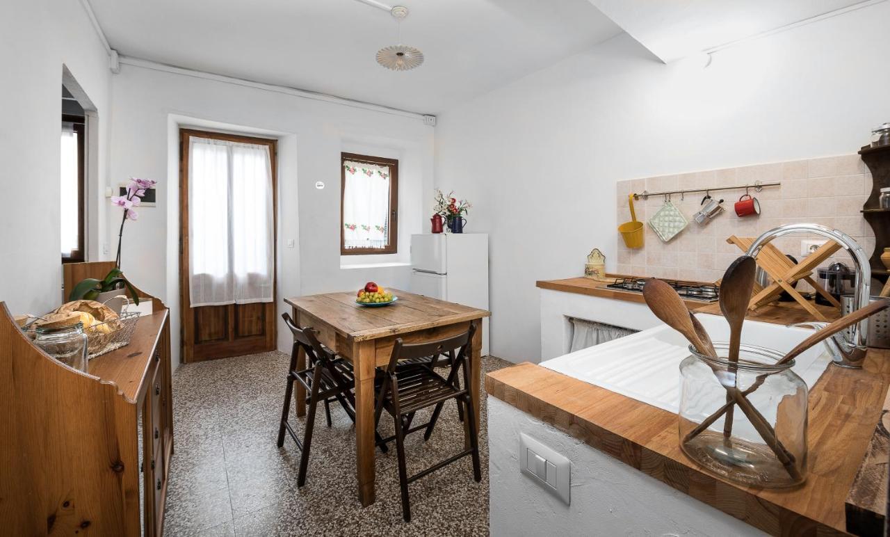 Al Vicolo Del Gallo Appartamento Varallo Extérieur photo